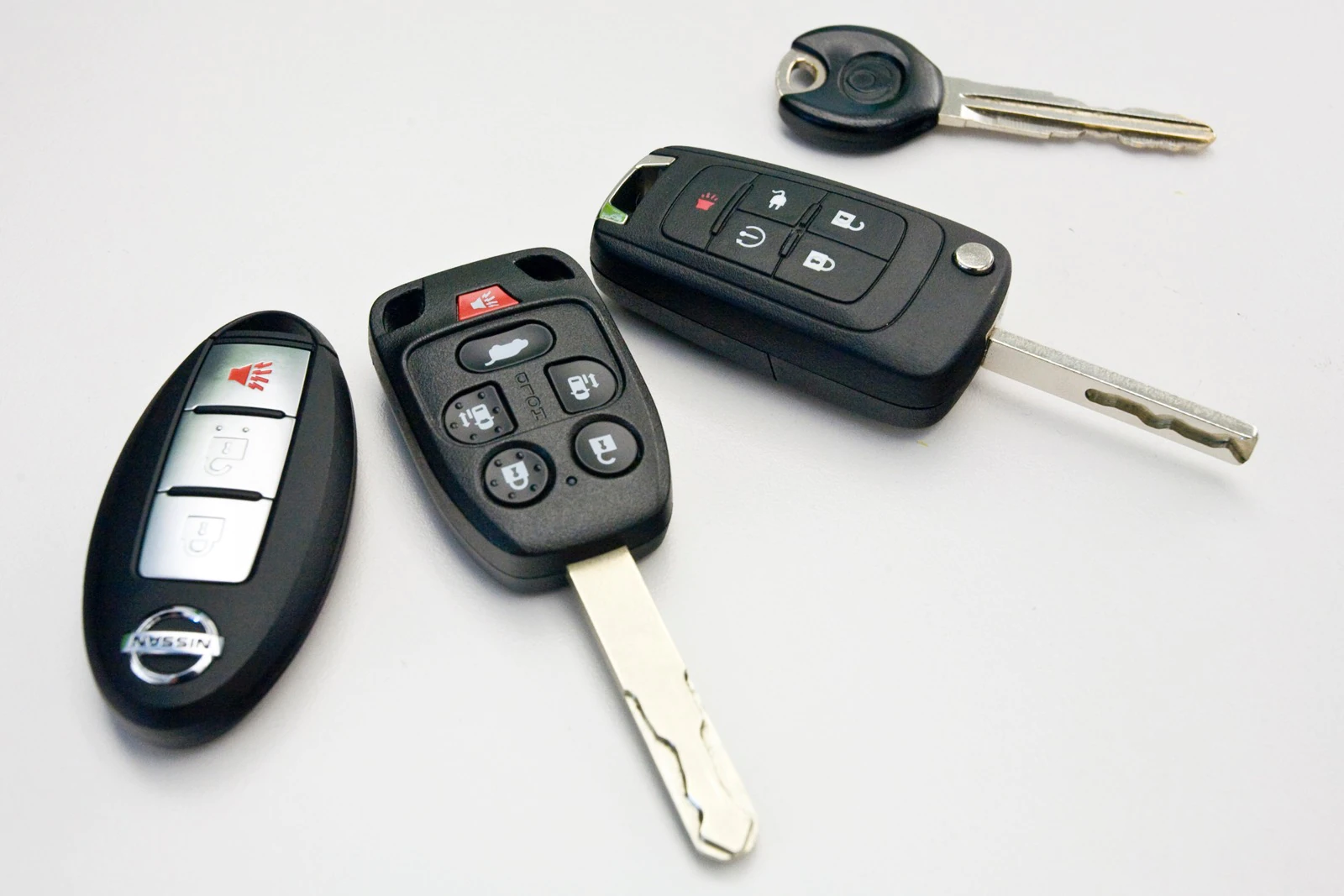 What is the typical process for ordering and receiving replacement car